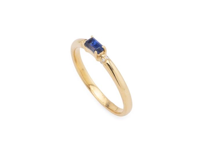 14K Yogo Sapphire Baguette Band