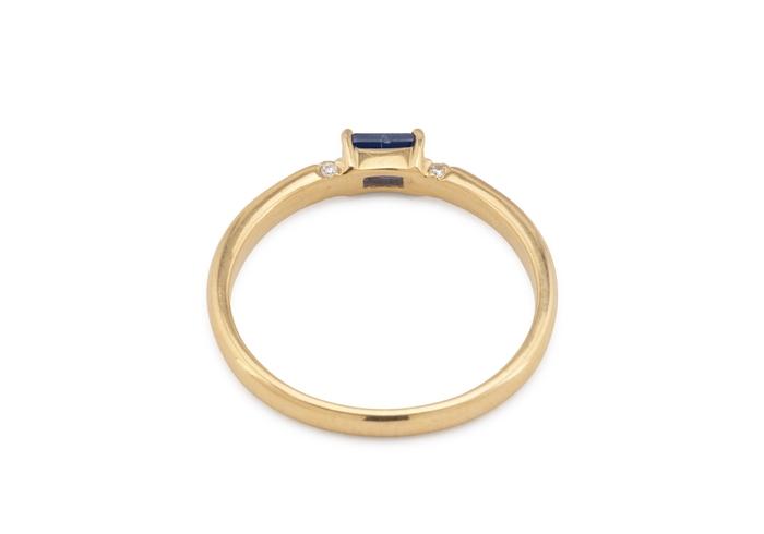 14K Yogo Sapphire Baguette Band