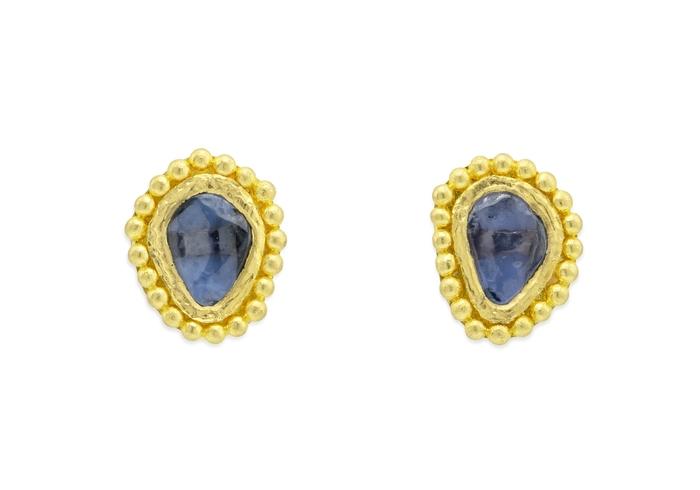 18K Granulation Yogo Sapphire Stud Earrings | Aurum Collection