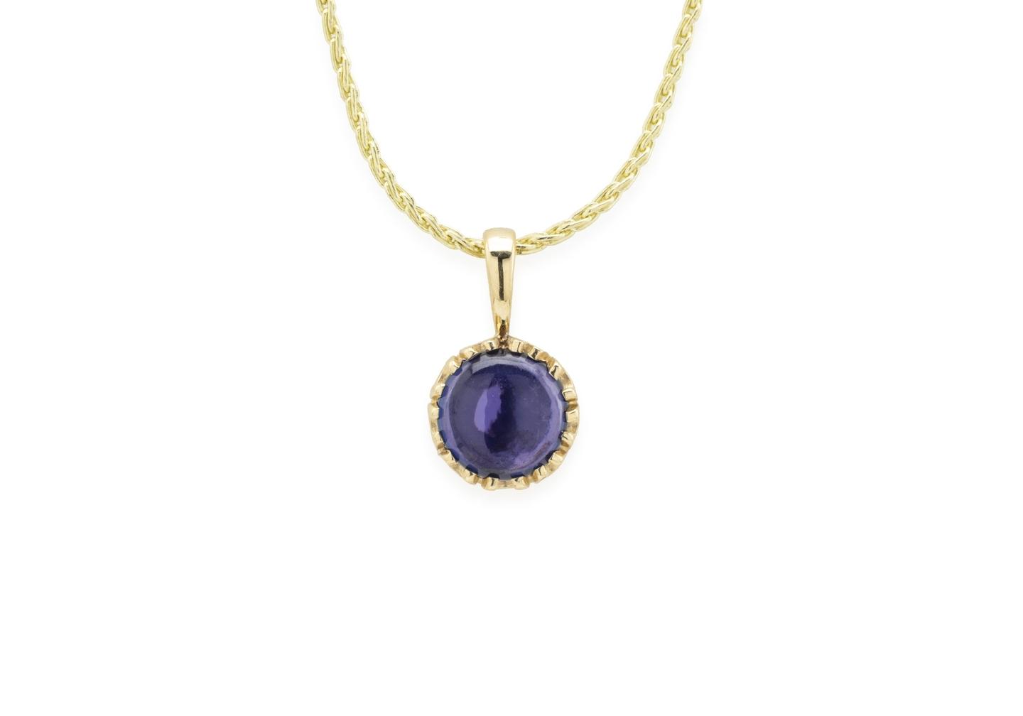 14K Cabochon Cut Purple Yogo Sapphire Necklace