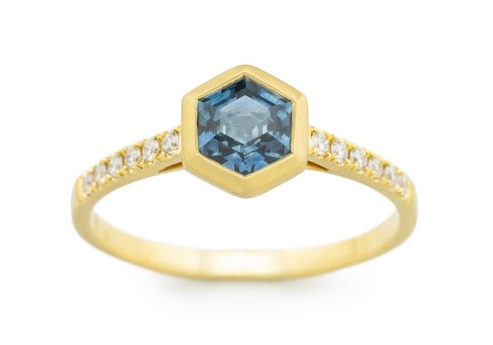 18K Yellow Gold Montana Sapphire Accented Ring