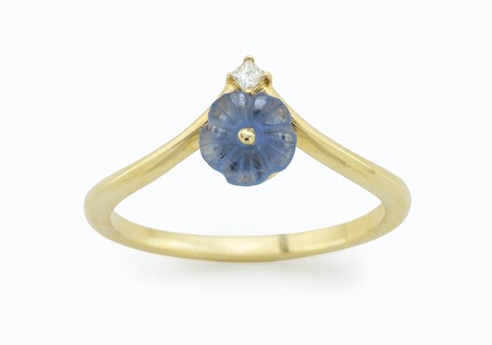14K Imperfectionist Carved Yogo Sapphire Flower Ring