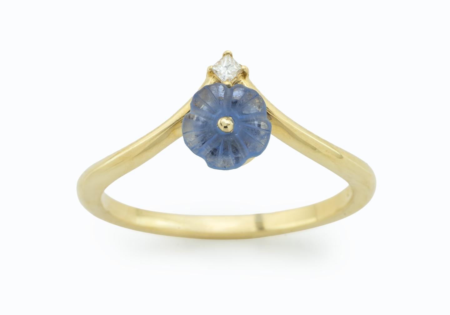 14K Imperfectionist Carved Yogo Sapphire Flower Ring