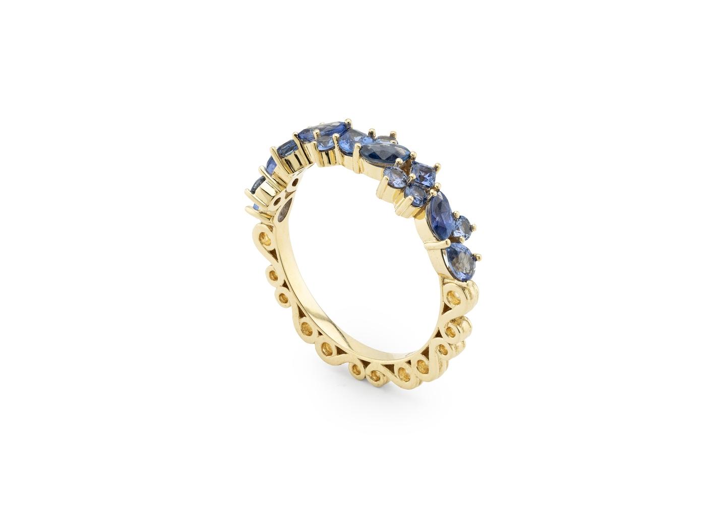 14K Yellow Gold Yogo Sapphire Cabriole Ring