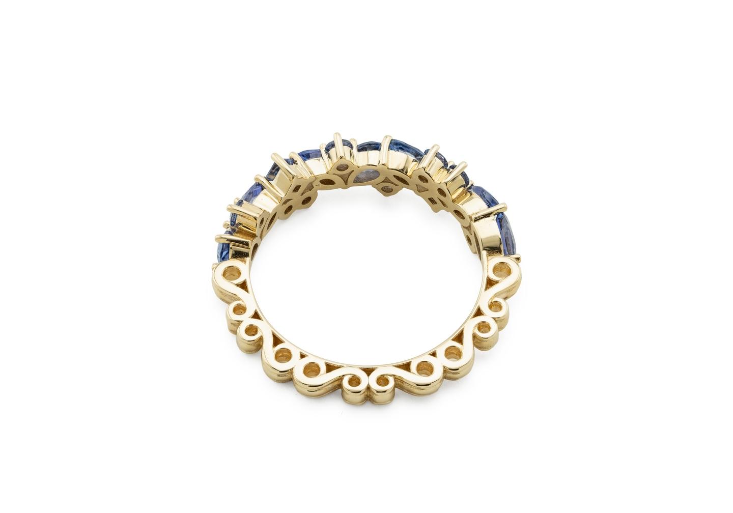 14K Yellow Gold Yogo Sapphire Cabriole Ring